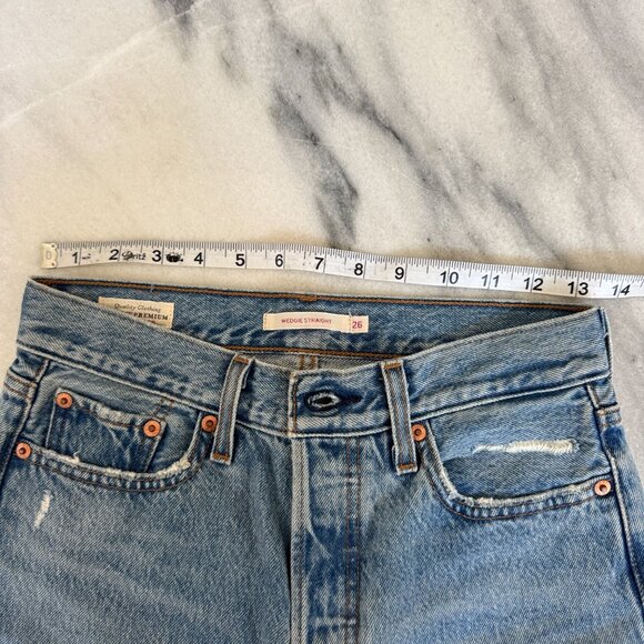Distressed Levi's Premium Denim Jeans - Picture 10 of 10